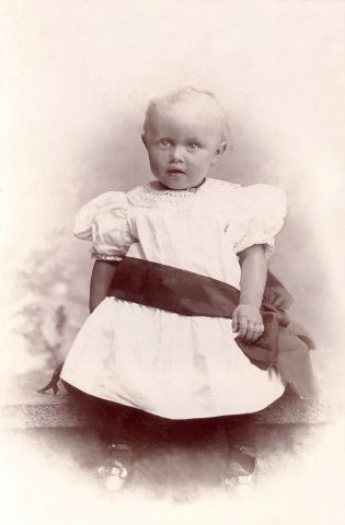 anne-goegsig-0012-ps-jpg